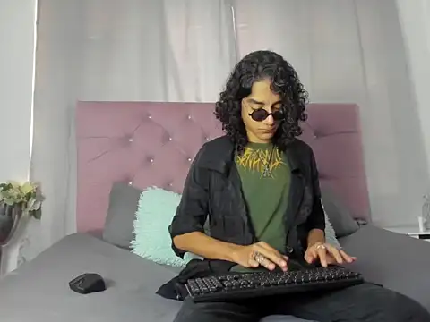 EthanBlackwoodd online show from October 9, 2025, 7:23 pm