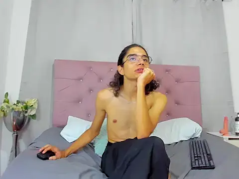 EthanBlackwoodd online show from October 11, 2025, 8:13 am