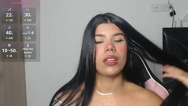 MayaScott11 online show from October 29, 2025, 7:04 pm