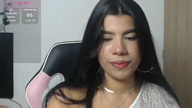 MayaScott11 online show from November 17, 2025, 6:57 pm