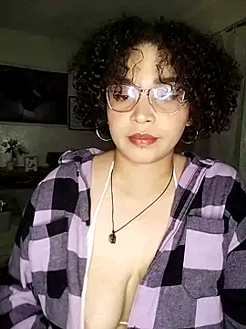 Julie wallace online show from October 5, 2025, 12:31 am