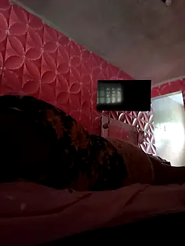 Rosabela04 online show from April 7, 2026, 4:07 pm