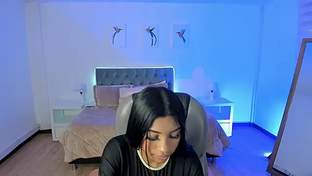 Sofia collen  online show from November 18, 2025, 7:51 pm