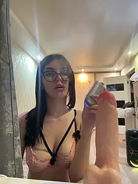 milka catt online show from October 10, 2025, 7:02 pm