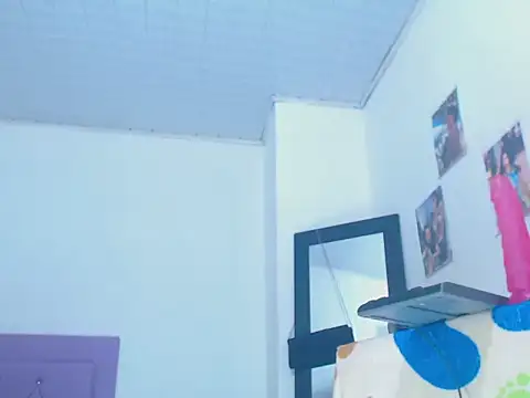 Snapshot of whitneytt chatting on October 18, 2025, 3:46 pm whitneytt online show from October 18, 2025, 3:46 pm