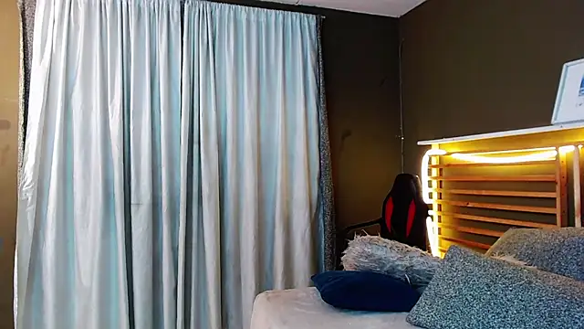 arnold taylor online show from November 12, 2025, 9:25 pm