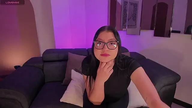 ValeriaSteele  online show from September 26, 2025, 12:09 pm