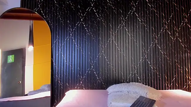 Miss Ariaa online show from October 30, 2025, 10:49 am