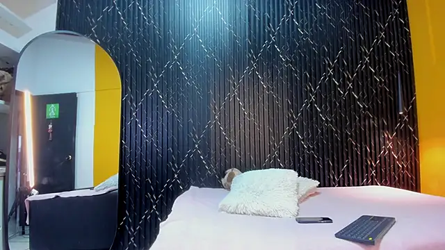 Miss Ariaa online show from November 5, 2025, 11:32 am