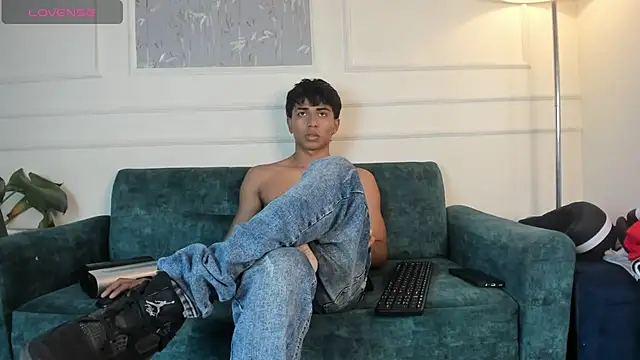 Jaycob Black1 online show from November 13, 2025, 7:13 pm