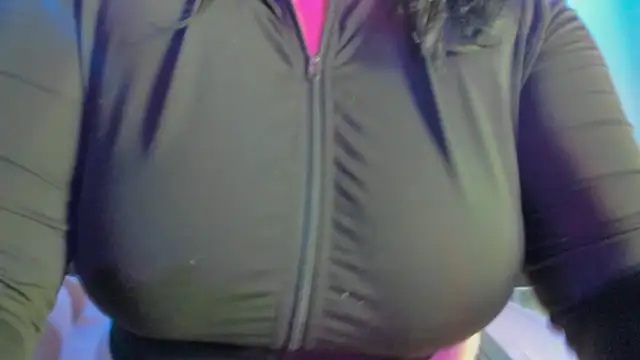 Snapshot of abbiecollins_js chatting on October 17, 2025, 5:10 am abbiecollins js online show from October 17, 2025, 5:10 am