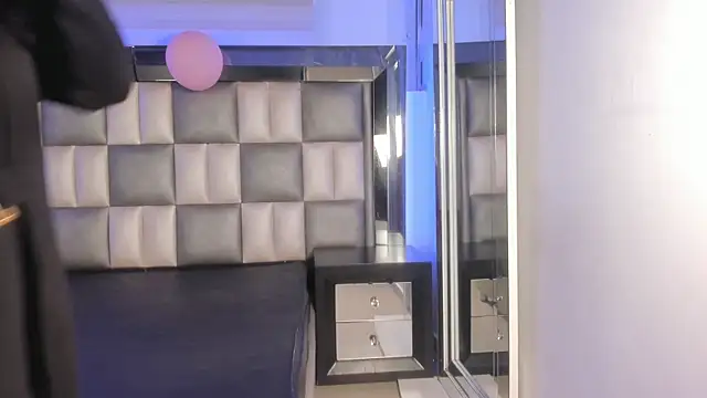 Snapshot of abbiecollins_js chatting on November 26, 2025, 3:29 am abbiecollins js online show from November 26, 2025, 3:29 am