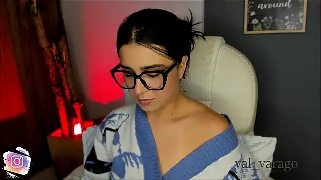 Snapshot of val_varago chatting on November 1, 2025, 5:31 am val varago online show from November 1, 2025, 5:31 am