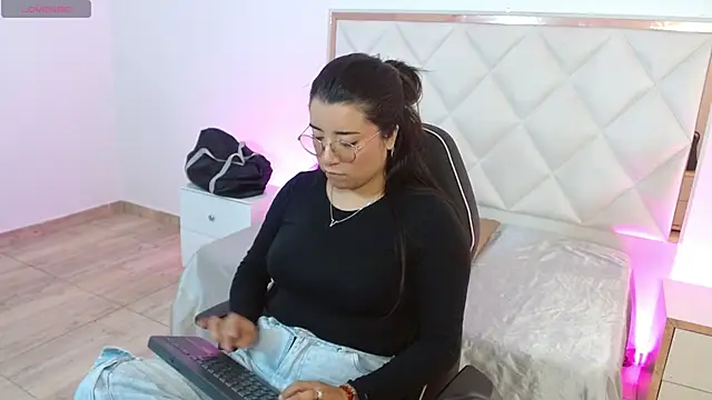 NANAKY TAY online show from October 5, 2025, 12:03 pm