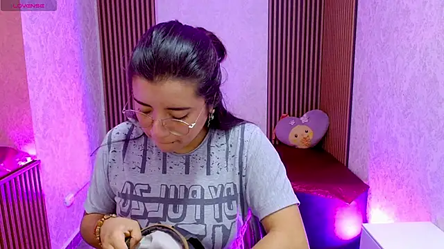 NANAKY TAY online show from November 6, 2025, 12:06 pm