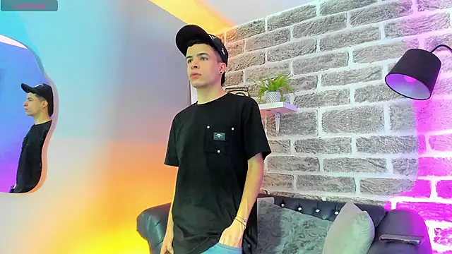 kevinn blue1 online show from November 7, 2025, 5:24 pm