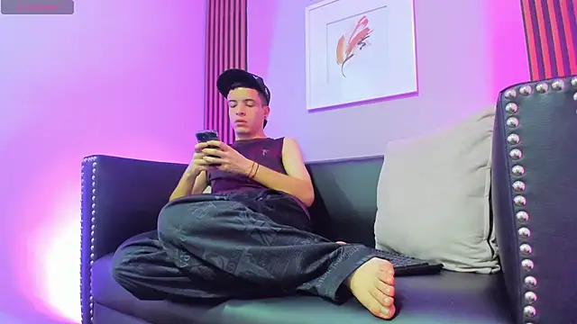 kevinn blue1 online show from November 10, 2025, 8:30 pm