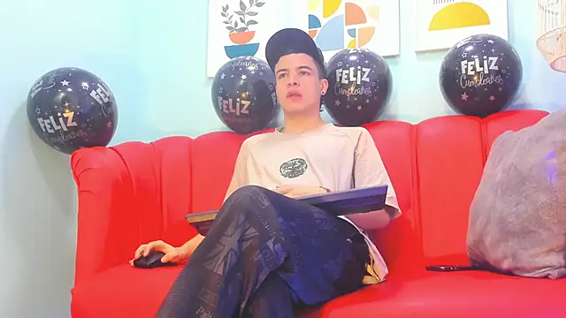 kevinn blue1 online show from November 12, 2025, 1:11 pm