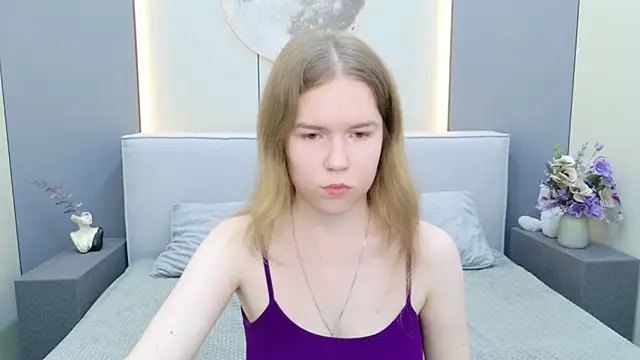 Snapshot of Alida_Brice chatting on May 27, 2026, 10:34 am Alida Brice online show from May 27, 2026, 10:34 am