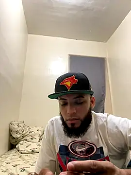 LeoPR00 online show from November 17, 2025, 5:24 am