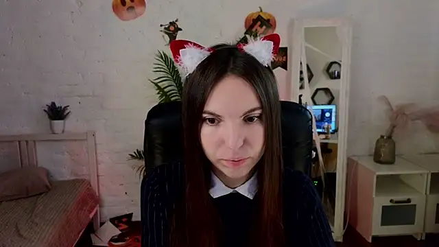 gracedonovan online show from October 24, 2025, 5:48 am