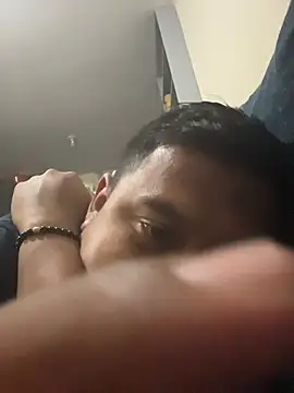 Snapshot of dannybs05 chatting on November 10, 2025, 6:01 am dannybs05 online show from November 10, 2025, 6:01 am