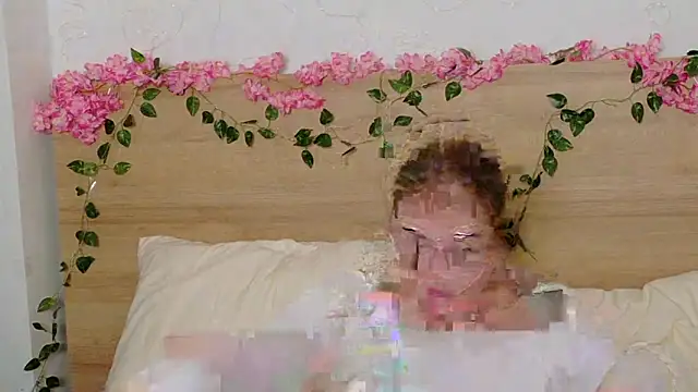 Lilith Bonheur online show from October 18, 2025, 8:09 pm