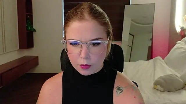 Lilith Bonheur online show from March 31, 2026, 10:54 pm