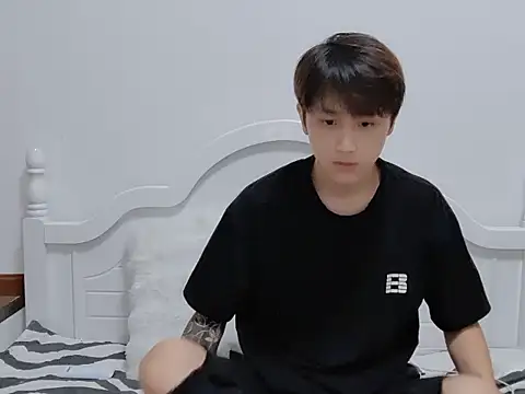 xiaoyi2563 online show from September 13, 2025, 1:22 pm