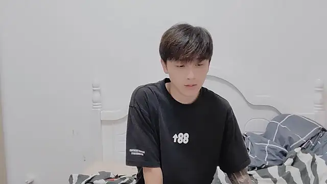 xiaoyi2563 online show from October 20, 2025, 12:38 pm