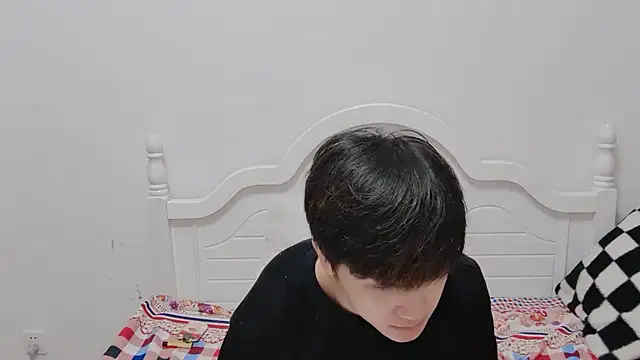 xiaoyi2563 online show from October 25, 2025, 1:51 pm