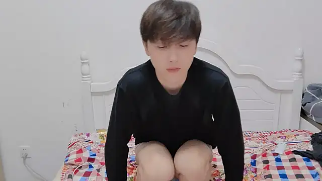 xiaoyi2563 online show from October 27, 2025, 1:48 pm