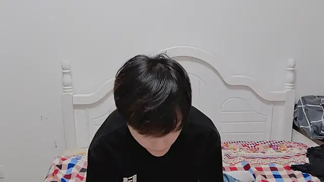 xiaoyi2563 online show from October 31, 2025, 1:23 pm