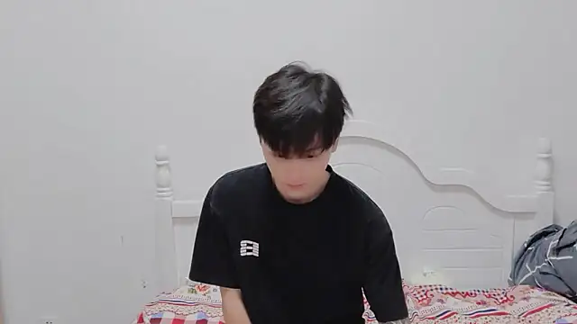 xiaoyi2563 online show from November 9, 2025, 11:08 am