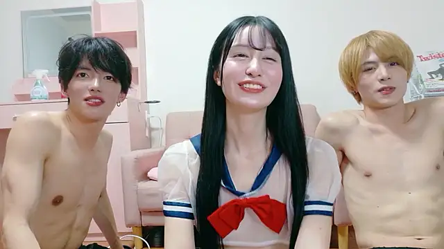 Snapshot of komei_abe chatting on November 24, 2025, 12:38 pm komei abe online show from November 24, 2025, 12:38 pm