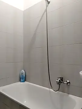 Snapshot of Kwasi-a chatting on October 15, 2025, 4:07 pm Kwasi-a online show from October 15, 2025, 4:07 pm