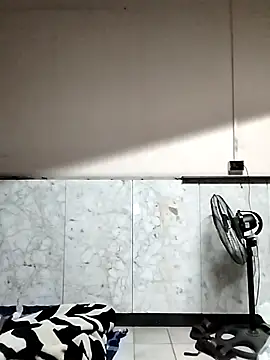 Snapshot of Kwasi-a chatting on November 8, 2025, 4:23 am Kwasi-a online show from November 8, 2025, 4:23 am