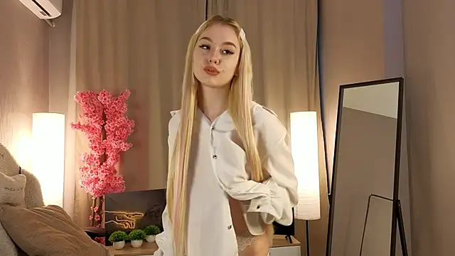 Flirty lee online show from October 13, 2025, 2:06 pm