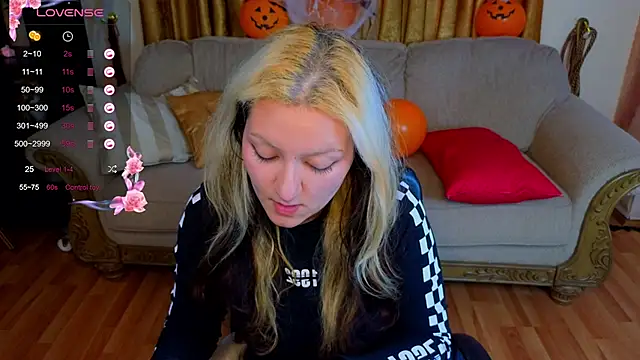 JuicyLullu online show from October 25, 2025, 4:42 am