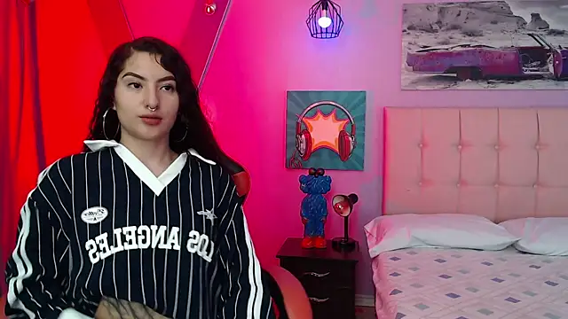 Snapshot of Sabriinaa_Foxx chatting on September 19, 2025, 12:28 pm Sabriinaa Foxx online show from September 19, 2025, 12:28 pm