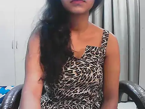 Snapshot of short_girl_ chatting on October 1, 2025, 5:08 pm short girl online show from October 1, 2025, 5:08 pm