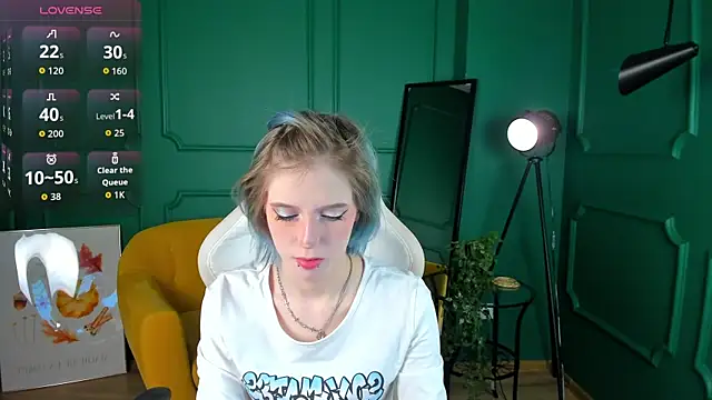 Snapshot of MorgyAsuna_ chatting on October 15, 2025, 1:33 pm MorgyAsuna online show from October 15, 2025, 1:33 pm