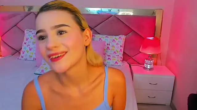 ChloeLaurentt online show from March 19, 2026, 9:08 pm