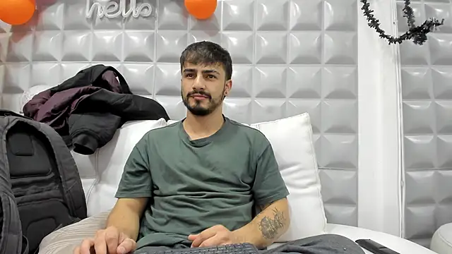 Snapshot of Jack_Daniel__ chatting on October 21, 2025, 2:29 pm Jack Daniel online show from October 21, 2025, 2:29 pm