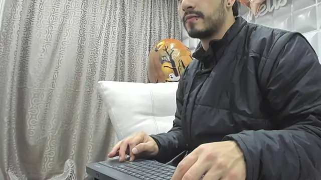 Snapshot of Jack_Daniel__ chatting on October 27, 2025, 5:28 pm Jack Daniel online show from October 27, 2025, 5:28 pm