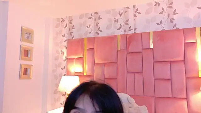 LaylaaDoll online show from July 1, 2026, 7:35 pm