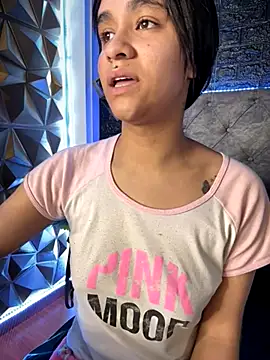 Isabella-Teen online show from October 3, 2025, 3:47 am