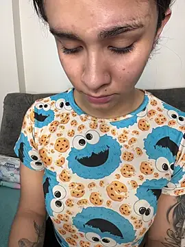 Isabella-Teen online show from December 22, 2025, 2:08 am