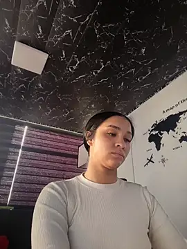 Isabella-Teen online show from June 20, 2026, 12:41 pm