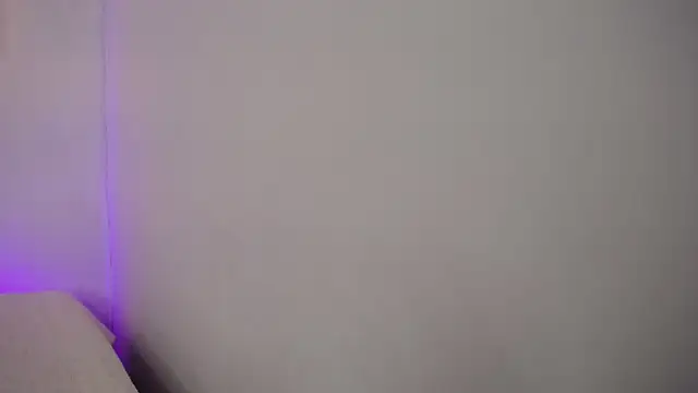 roxxi33 online show from October 25, 2025, 10:15 pm